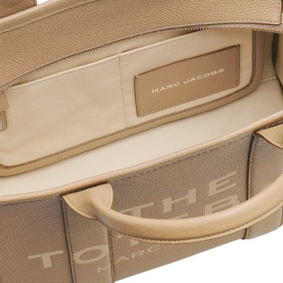 THE LEATHER MEDIUM TOTE BAG